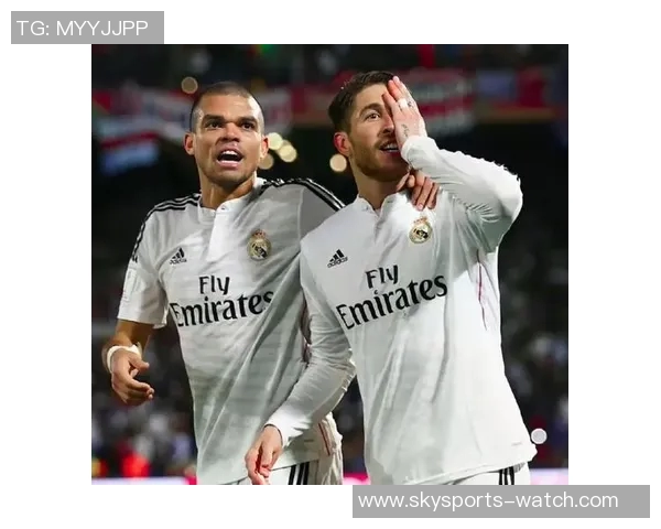 国王杯精彩对决里昂与曼城战成平局乌龙球成比赛转折点分析 国王杯精彩对决里昂与曼城战成平局乌龙球成比赛转折点分析